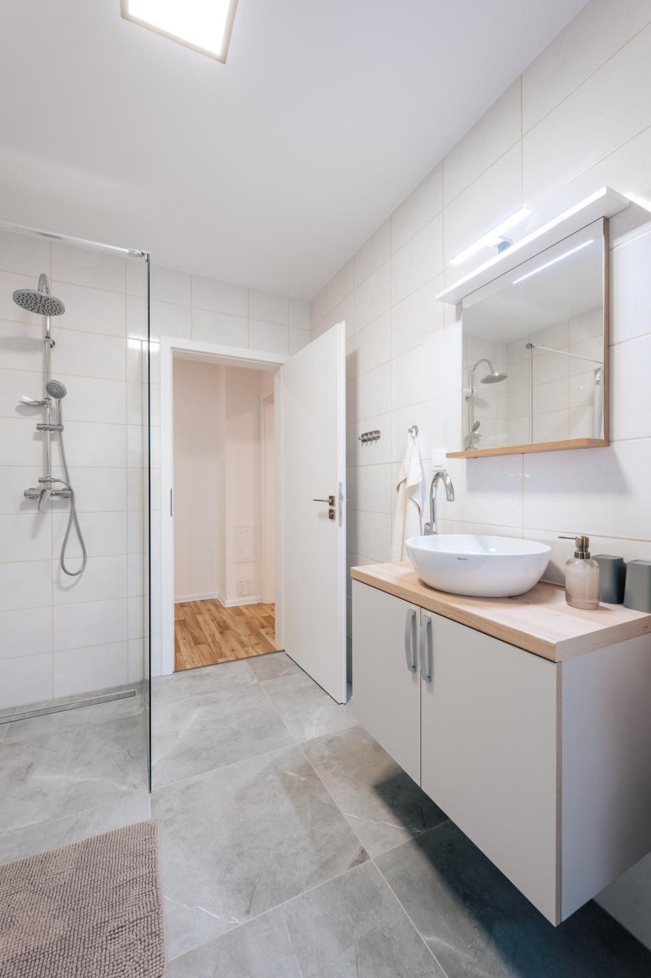 Apartman U Sklepu Sardice Екстериор снимка